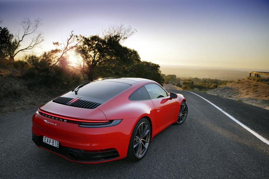  Porsche 911 Carrera S (992) 2019 года  (AU) (фото 18 из 40)
